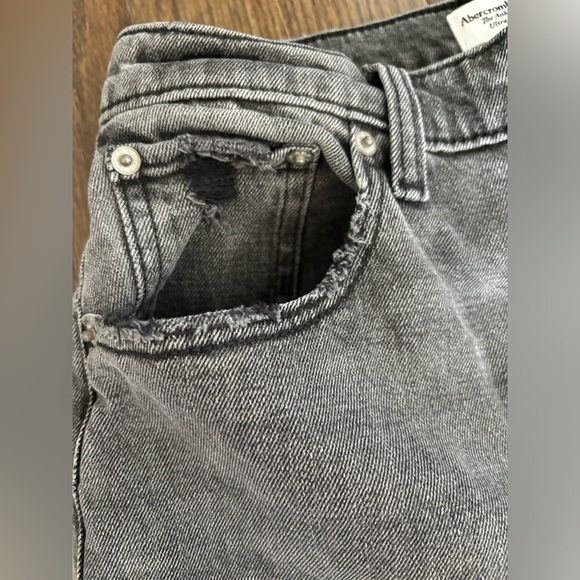 Abercrombie & Fitch The Ankle Straight Ultra High Rise Jeans - Picture 4 of 7